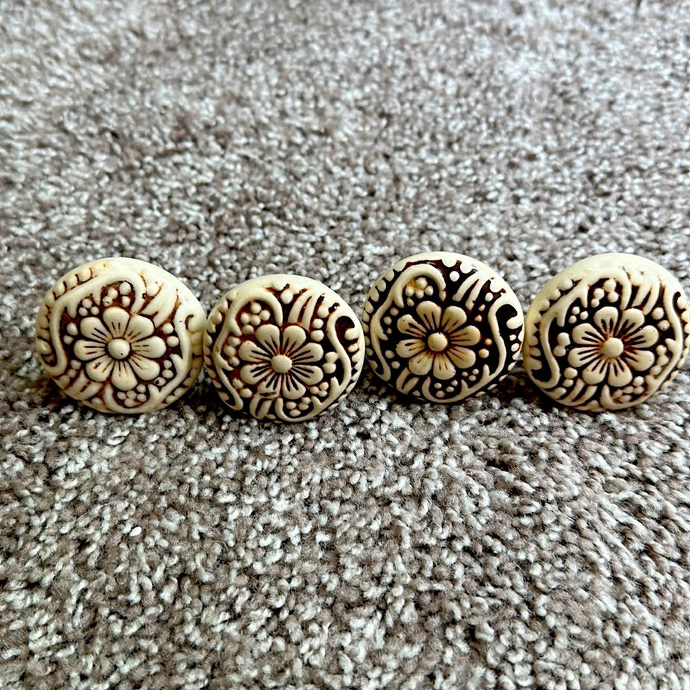 Drawer pulls